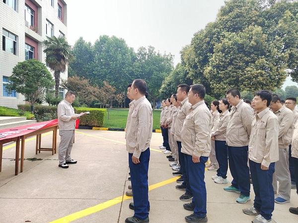 6月3日，計(jì)控電儀部部長(zhǎng)王文波組織部門(mén)員工進(jìn)行安全生產(chǎn)月宣貫活動(dòng).jpg